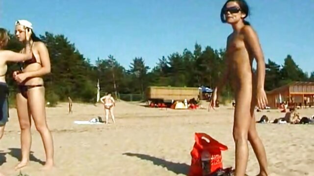 Porno Frau beschlossen, vor dem Schlafengehen zu rauchen kostenlos pornos online