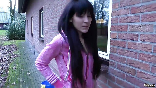 Porno Blunt guy schwarzes pornos online kostenlos Mädchen